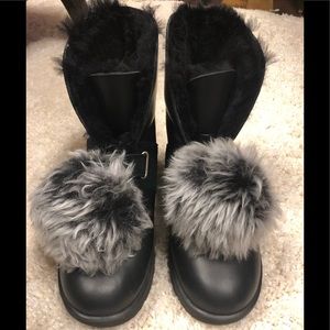 Ugg Isley Waterproof boot (black) size 9